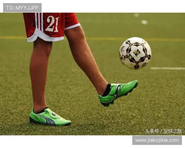 足球球星是否都能颠球 他们的颠球技巧背后有哪些训练与秘密